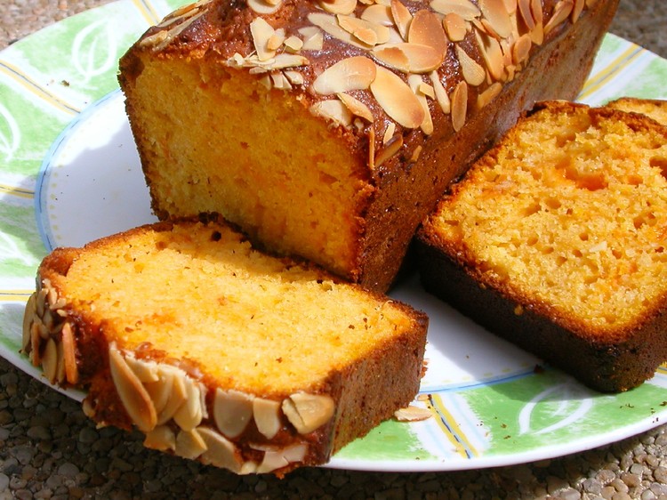 Cake aux abricots, amandes et miel