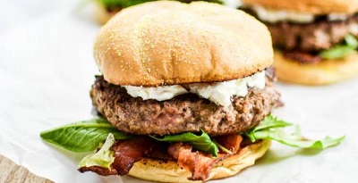 Hamburger au chèvre et au miel