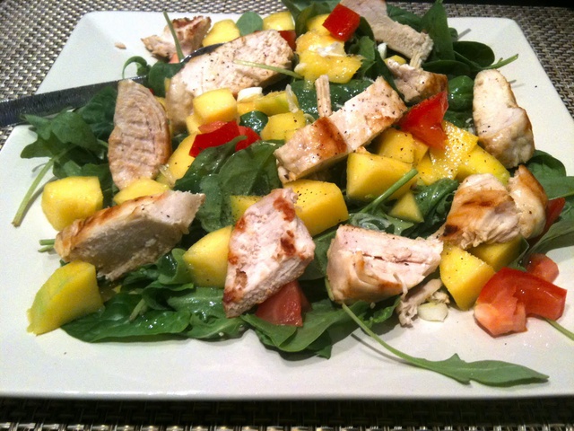 Salade de poulet et mangue