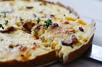 Quiche aux lardons, chèvre et miel