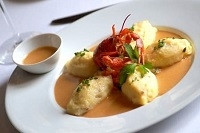 Quenelles de Brochet, sauce Nantua au Miel